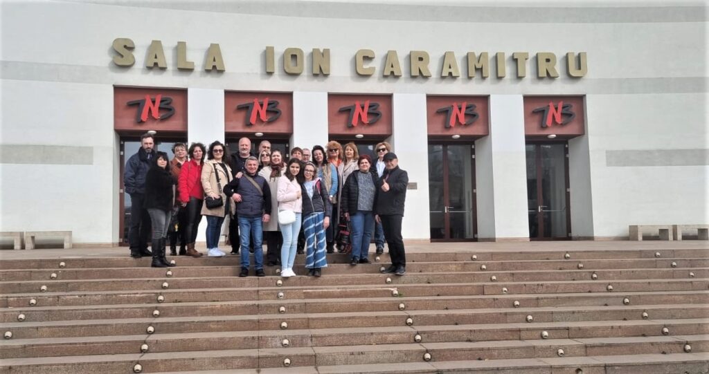 Un minunat cadou atât pentru colegele cât și pentru colegii noștri: Turul ghidat al Teatrului Național București!