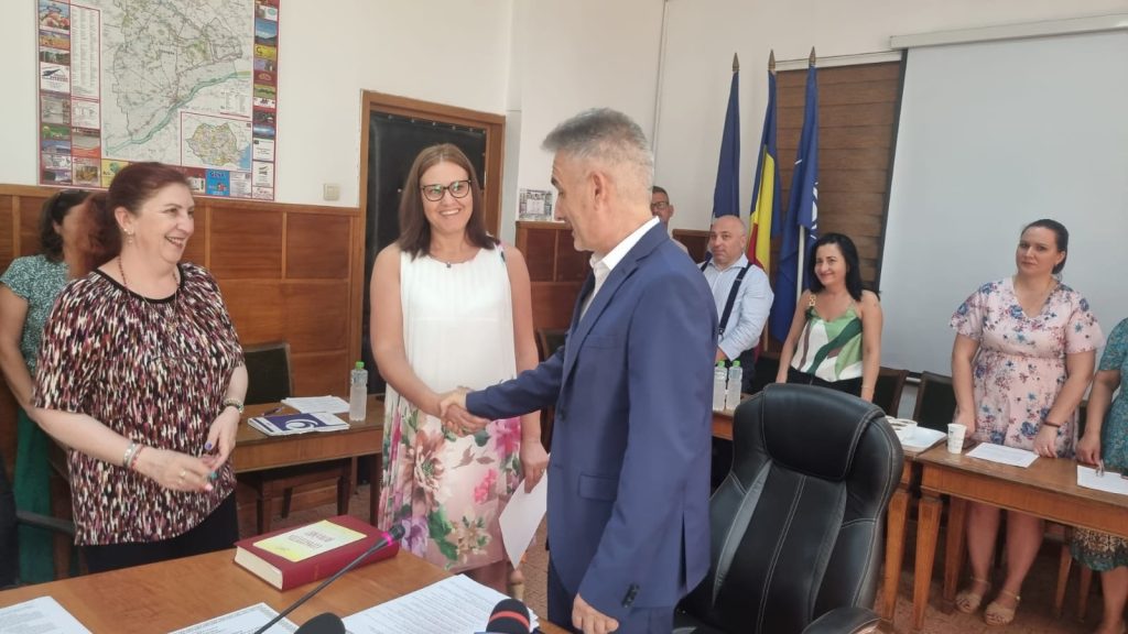 Colega noastră, Mioara Dumitru este, de azi, consilier județean