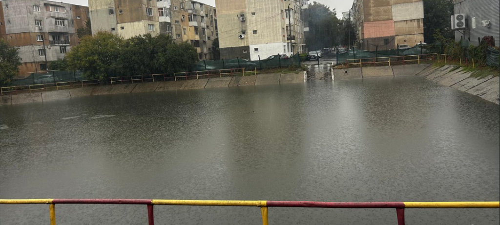 Bazinele de retenție a apei pluviale, la capacitate maximă