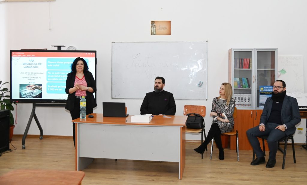 Despre deșeuri, apă și canalizare, cu elevii Seminarului Teologic