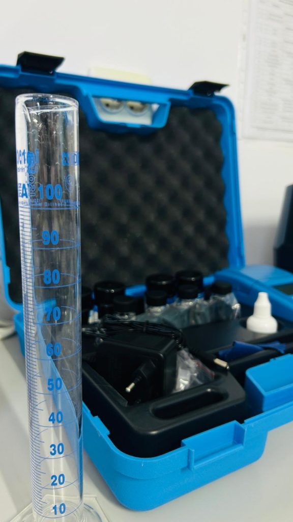 Tot mai multe analize pentru o apă sigură: laboratorul Apa Service Giurgiu efectuează peste 1.000 de teste lunare